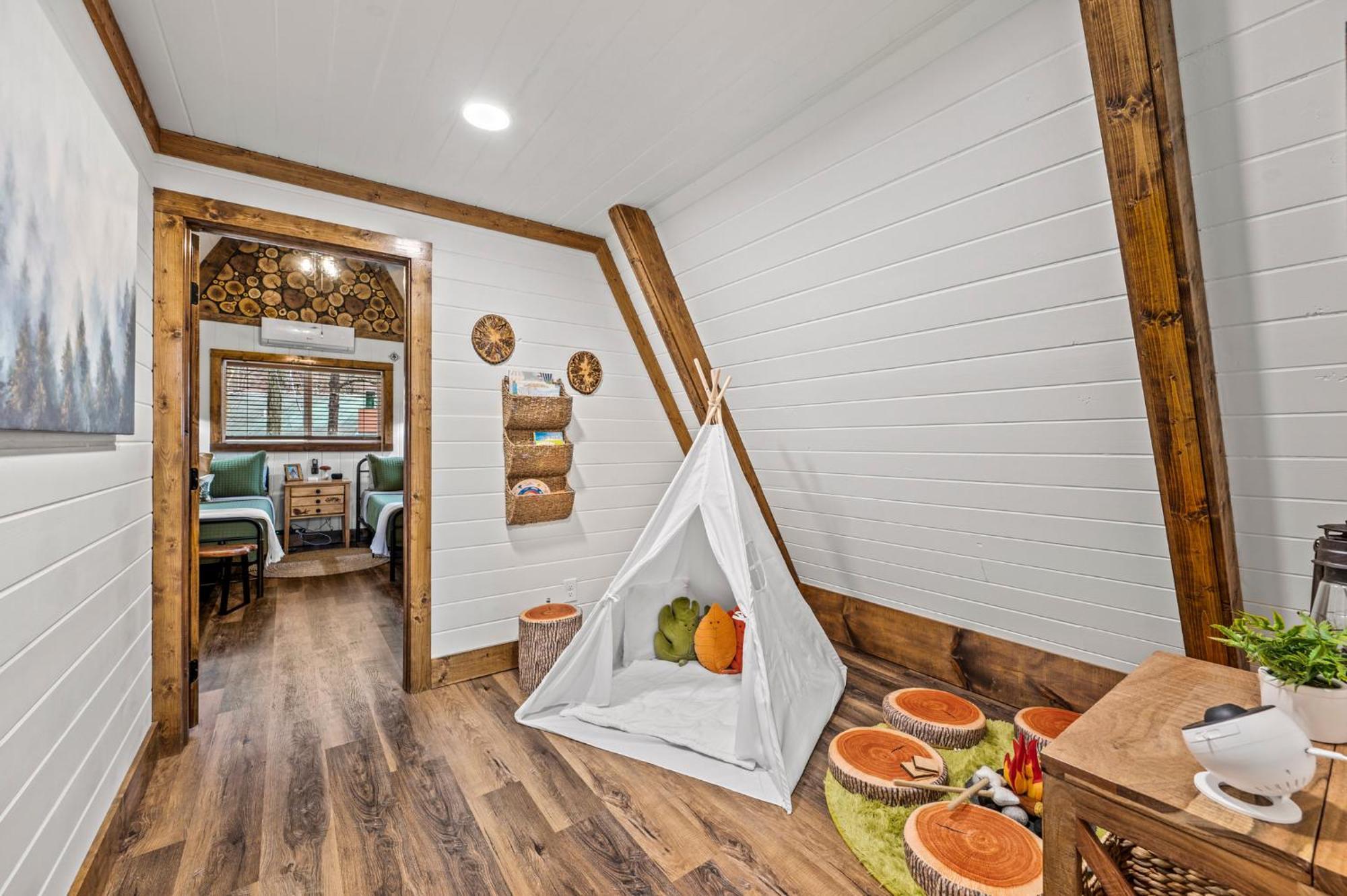 1Mile Downtown, Handicap Ramp, Hot Tub, Game Room Gatlinburg Eksteriør billede